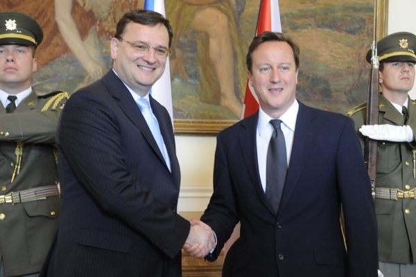 Premiér Nečas se sešel se svým britským protějškem Cameronem. Premiér Nečas se sešel se svým britským protějškem Cameronem.