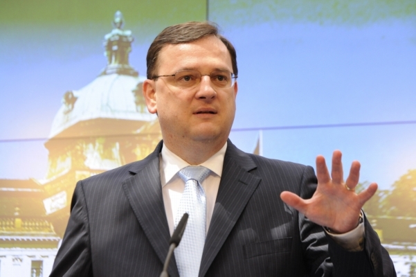 Nečas: Okamžitý bankrot je lepší než nalévání peněz. Nečas: Okamžitý bankrot je lepší než nalévání peněz.