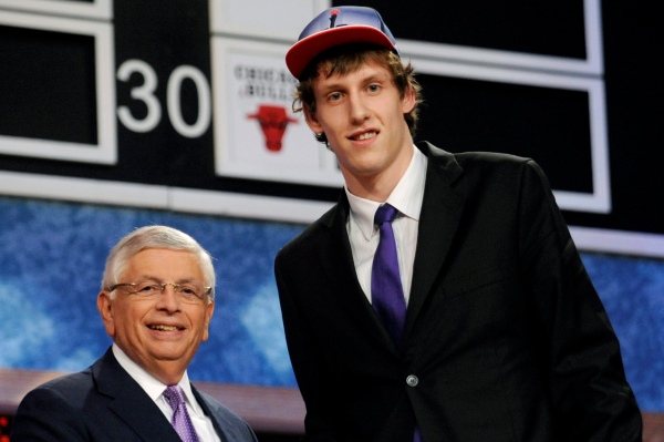 Jan Veselý s komisionářem NBA Davidem Sternem. Jan Veselý s komisionářem NBA Davidem Sternem.