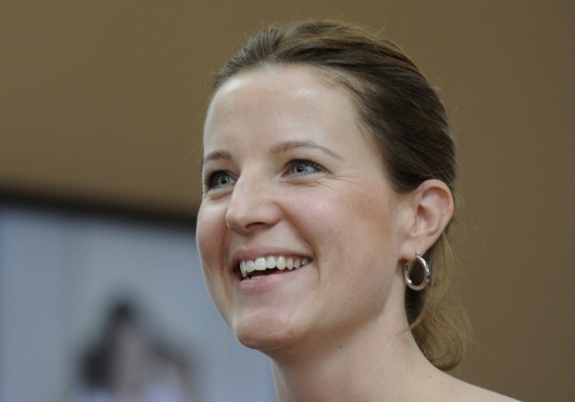 Šéfka poslanců Věcí veřejných Karolína Peake se pozastavuje nad únikem informací do médií.