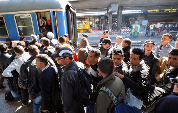 Spor o Schengen vypukl mezi Itálií a Francií, která nechtěla přijmout migranty z Tuniska. Spor o Schengen vypukl mezi Itálií a Francií, která nechtěla přijmout migranty z Tuniska.