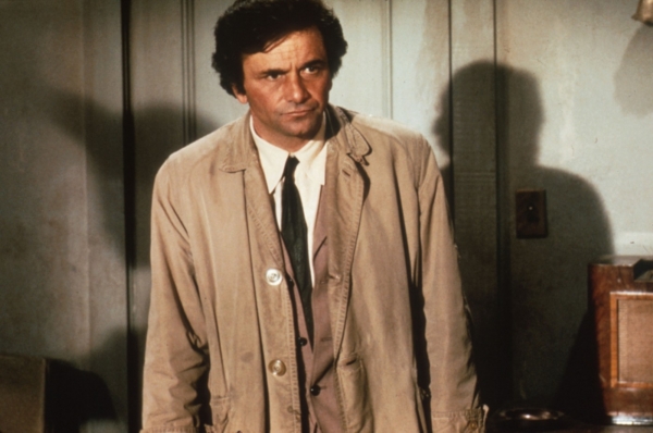 Peter Falk v roli inspektora Columba.