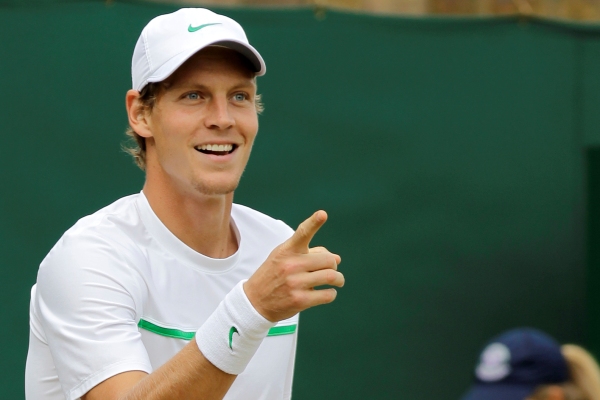 Tomáš Berdych postoupil do osmifinále Wimbledonu.