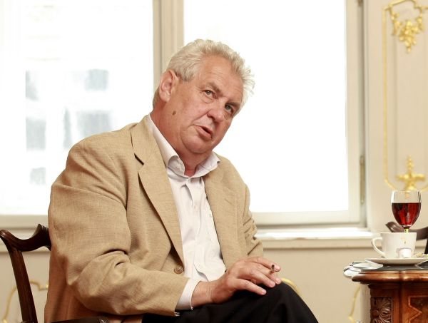 Známý bonmotér Miloš Zeman byl v neděli hostem diskusního pořadu. Známý bonmotér Miloš Zeman byl v neděli hostem diskusního pořadu.