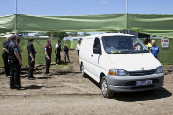 Policie stále vyšetřuje příčinu smrti Christophera Shalea. Policie stále vyšetřuje příčinu smrti Christophera Shalea.