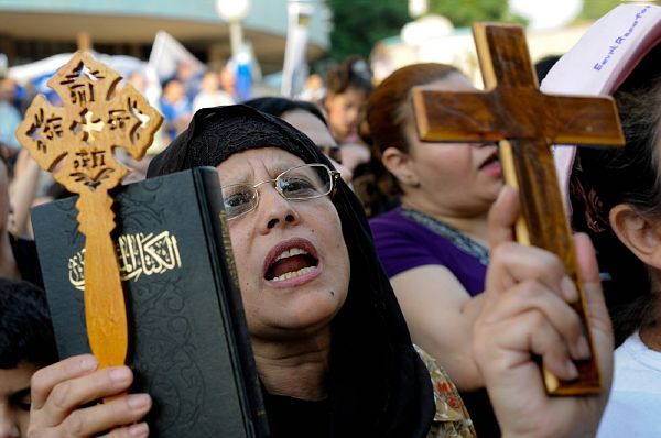 Křesťanští Koptové protestují proti náboženskému násilí v Egyptě.