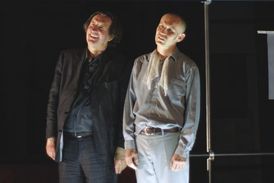 Podzemní blues v podzemní dráze.