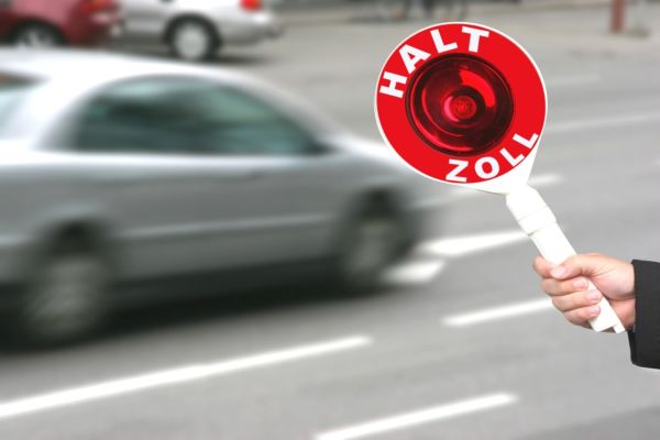 V prázdninových měsících budou společně působit české a německé hlídky celníků.