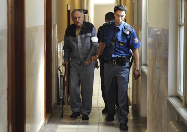 Důchodce dostal za svůj čin 12 let vězení. Důchodce dostal za svůj čin 12 let vězení.