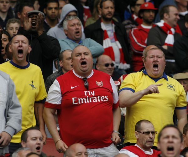 Fanoušci Arsenalu mají indickou Britku rádi.