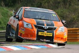 V rychlostní úpravě se objeví i vozy, do nichž by to nikdo neřekl. Jako například Toyota Avensis BTCC.