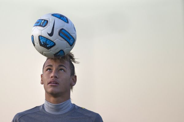 Neymar, žhavé přestupové zboží. Neymar, žhavé přestupové zboží.