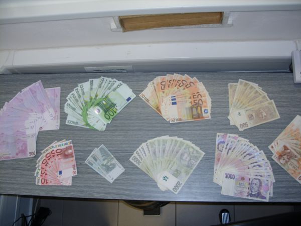 Poctivou nálezkyni nezlákal ani obnos 600 tisíc korun. Poctivou nálezkyni nezlákal ani obnos 600 tisíc korun.