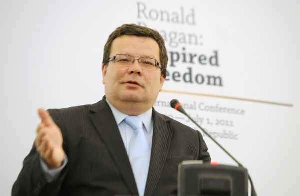 Ministr obrany Alexandr Vondra.