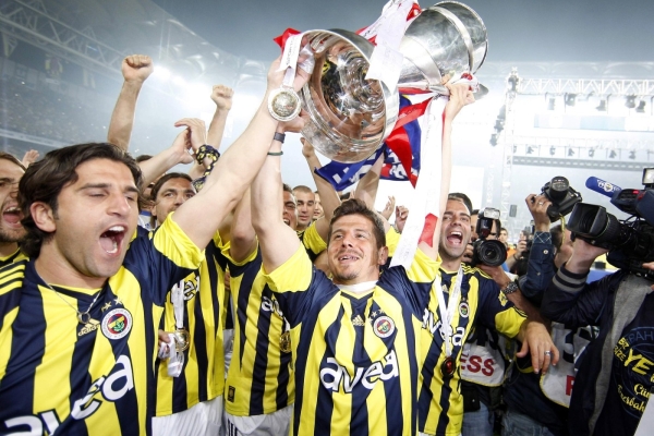 Hráči Fenerbahce při oslavách titulu.