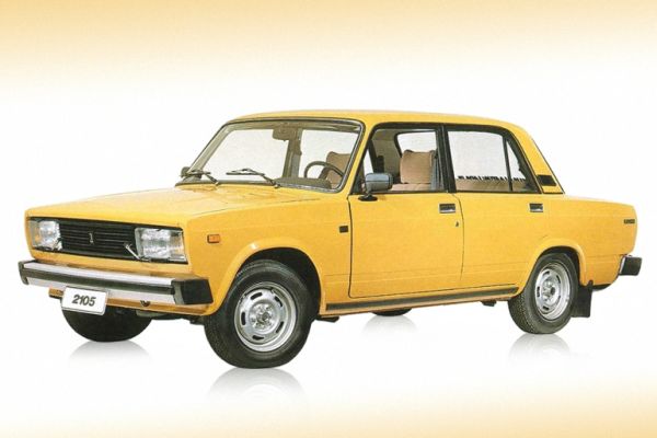 Žádaný vůz Lada 2105. Konstrukčně patří do minulého století.