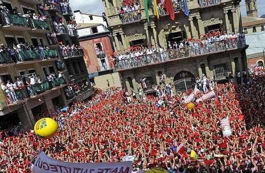 Už to začíná. Pamplona 6. července 2011.