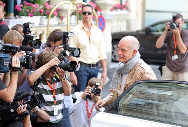 John Malkovich je opět v Česku, tentokrát v Karlových Varech.