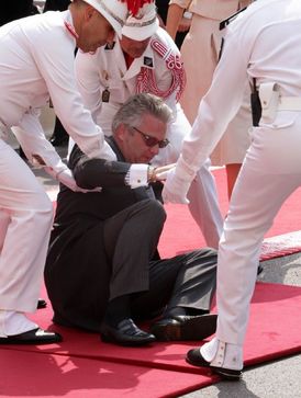 Laurent upadl na nedávné svatbě monackého knížete. Tentokrát za zájem médií nemohl.