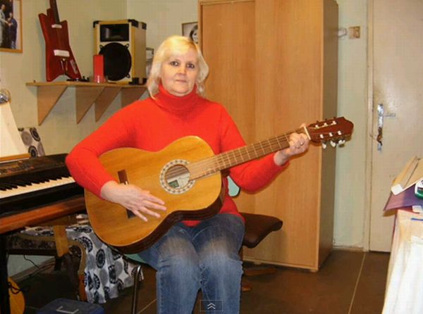 Paní Dana.