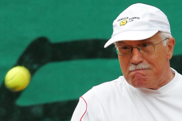 Václav Klaus si k tenisové vášni přibral i funkci prezidenta I. ČLTK, foto archív. Václav Klaus si k tenisové vášni přibral i funkci prezidenta I. ČLTK, foto archív.