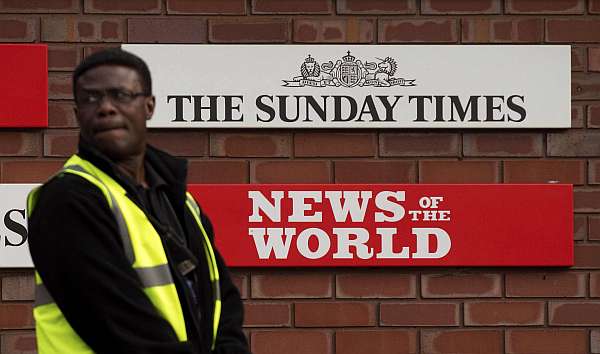 News of the World končí kvůli odposlechům.