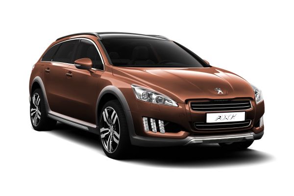 Peugeot 508 RXH má impozantní vzhled.