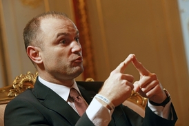 V čele inspekce by mohl usednout někdo z lidí blízkých exministrovi Ivanu Langrovi.