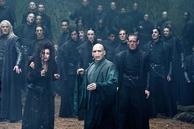 Harry Potter a Relikvie smrti - část 2: Zlo si začíná uvědomovat své slabiny.