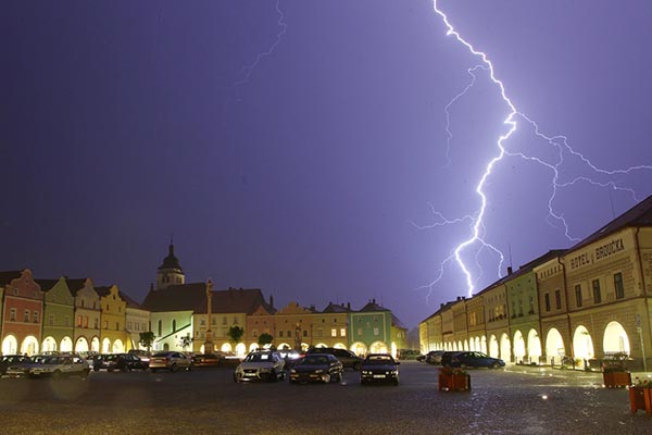 Nadprůměrný výskyt blesků se nevyhnul ani Královéhradeckému kraji. 