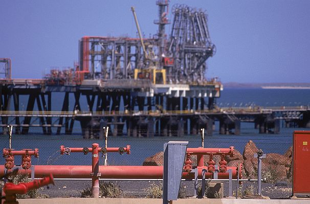 ConocoPhillips rozdělí těžbu a prodej ropy. ConocoPhillips rozdělí těžbu a prodej ropy.