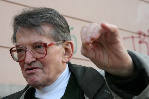Režisér Vojtěch Jasný.
