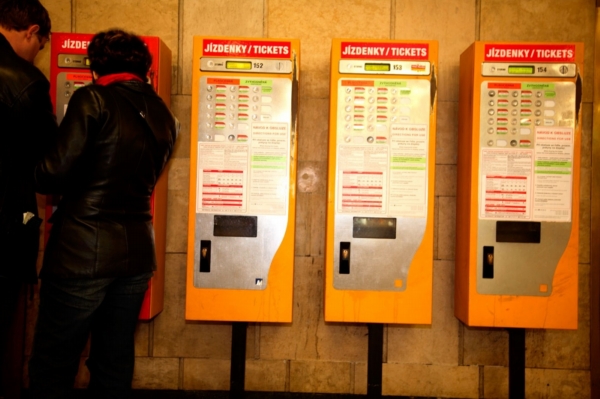 Podle znalce může být až třetina jízdenek v Praze padělaná.