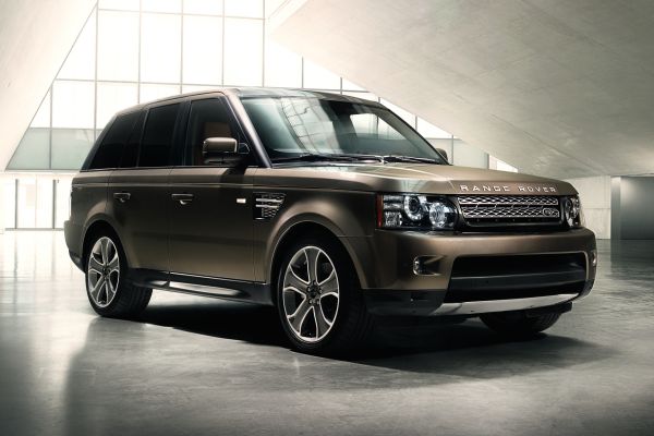 Range Rover Sport modelového roku 2012 prošel zásadními změšnami.