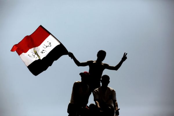 Egyptem stále zmítají nepokoje a demonstrace. Egyptem stále zmítají nepokoje a demonstrace.