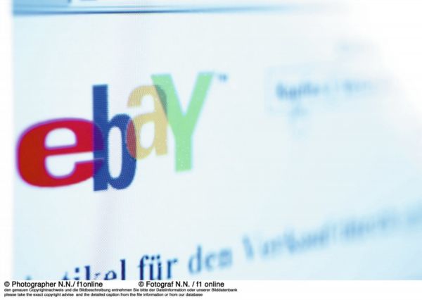 Žena se pokusila prodat děti na internetové aukci eBay. Žena se pokusila prodat děti na internetové aukci eBay.