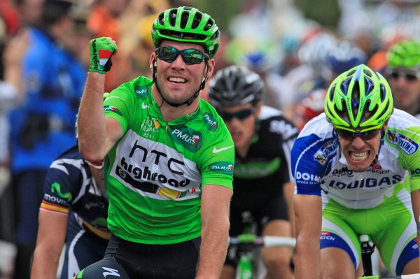 V cíli se Cavendish na letošní Tour de France radoval již počtvrté.