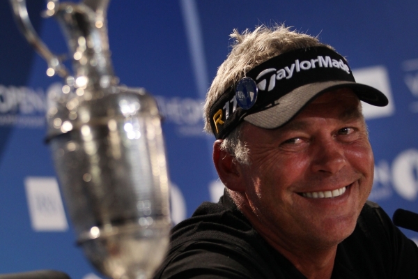 Darren Clarke a pohár pro vítěze.