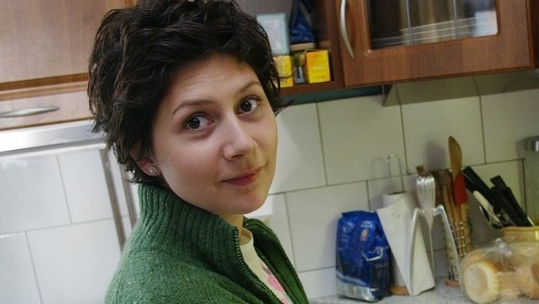 Martha Issová jako podvedená Hanka. Soukromé pasti.