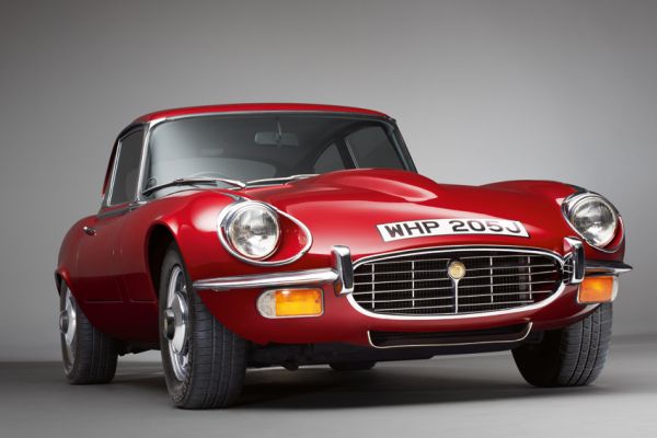 Jaguar E-Type v celé své kráse.