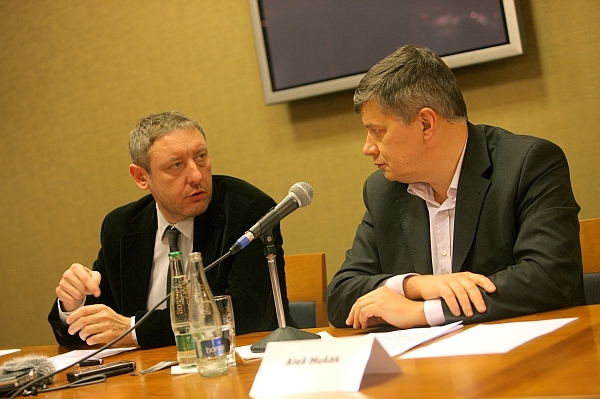 Bývalý šéf Sazky Aleš Hušák (vpravo) hodil miliardáře Martina Ulčáka přes palubu.