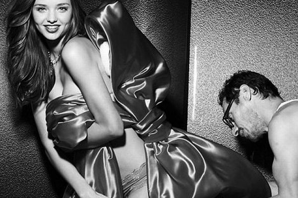 Modelka Miranda Kerrová s fotografem Jamesem Russelem. 