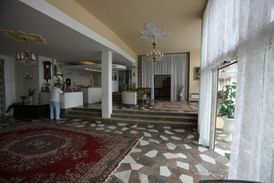 Interiér hotelu Orlík ve vystrkovském areálu.