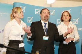 Pro vedení Věcí veřejných není toto referendum závazné.