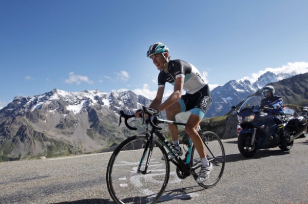 Andy Schleck je novým vedoucím mužem na Tour de France.
