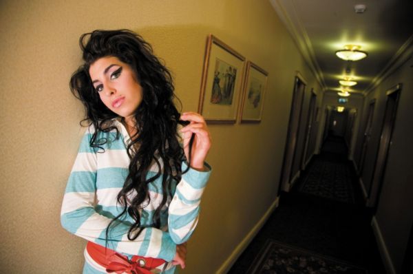 Zpěvačka Amy Winehouseová. Zpěvačka Amy Winehouseová.