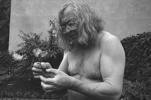 Archivní foto: Ivan Martin "Magor" Jirous a poupátko.