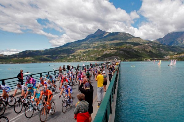 Momentka z letošního Tour de France. Momentka z letošního Tour de France.