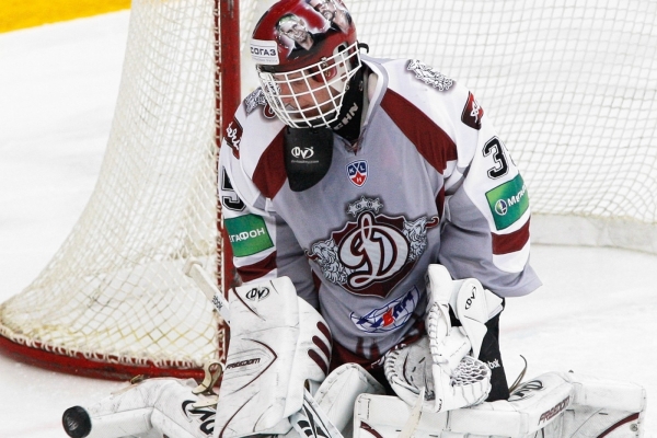 Martin Prusek v dresu Dinama Riga.