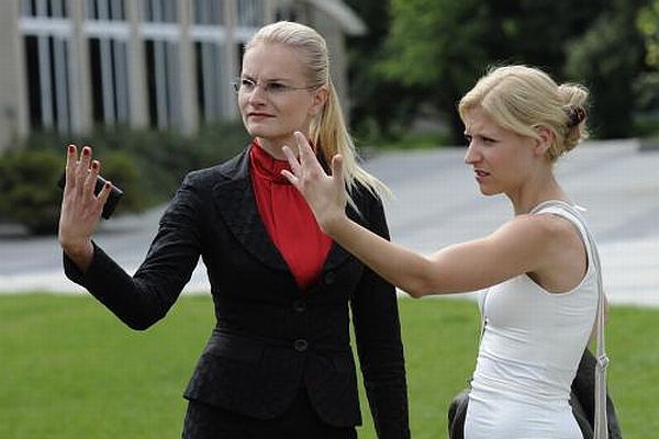 Iva Pazderková při natáčení.